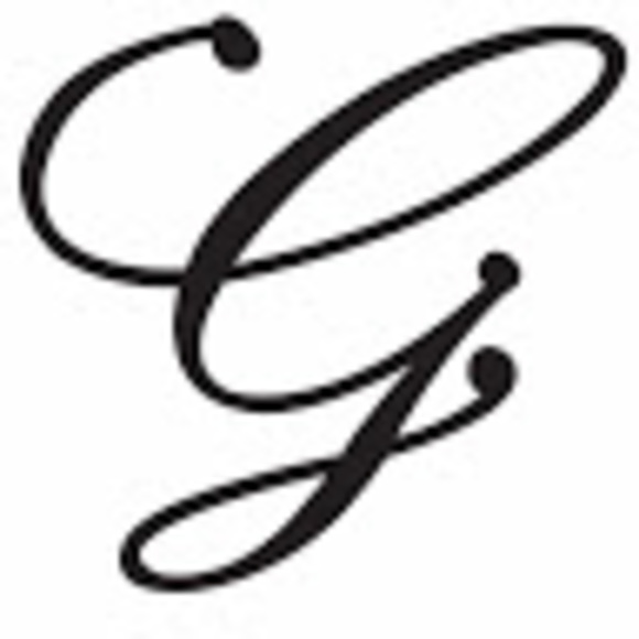 Meet your Posher, Caroline - Picture 1 of 1